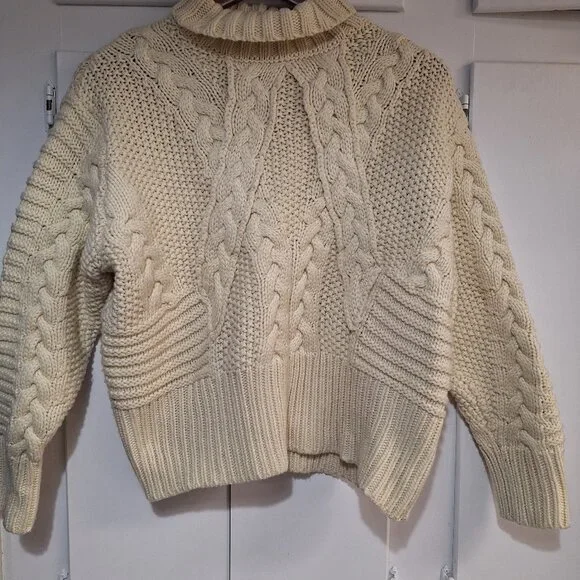 Chunky Knit Off- White sweater - Picture 4 of 5